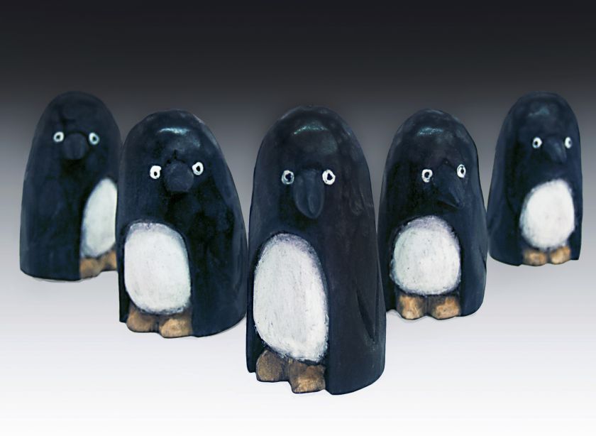 Handgeschnitzter Pinguin