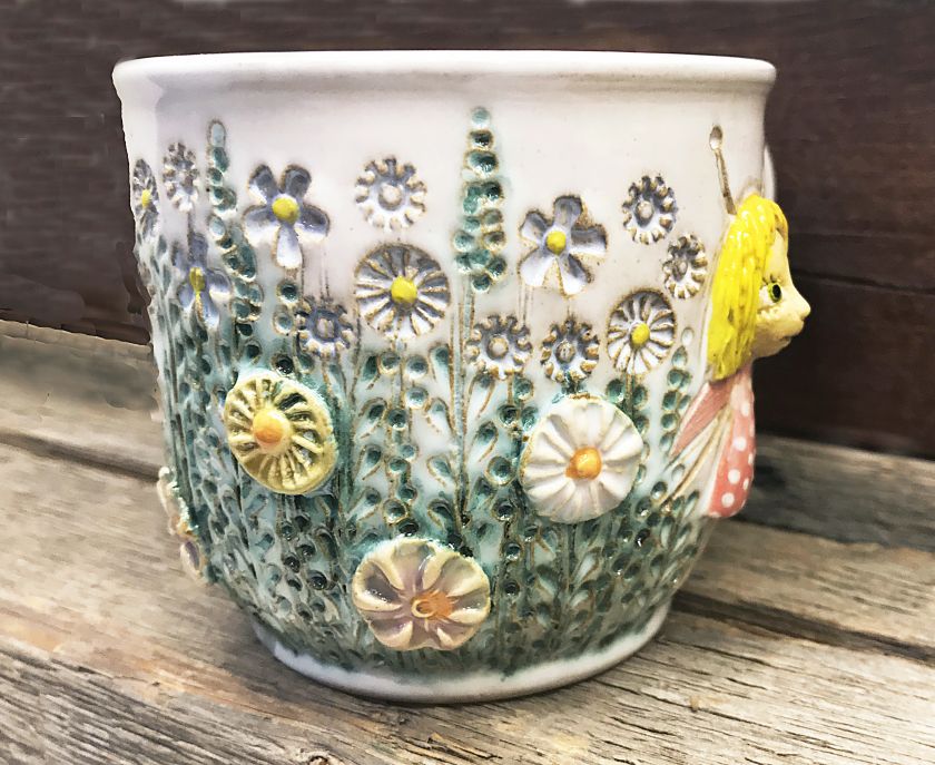 Meadow embossed cup (large)