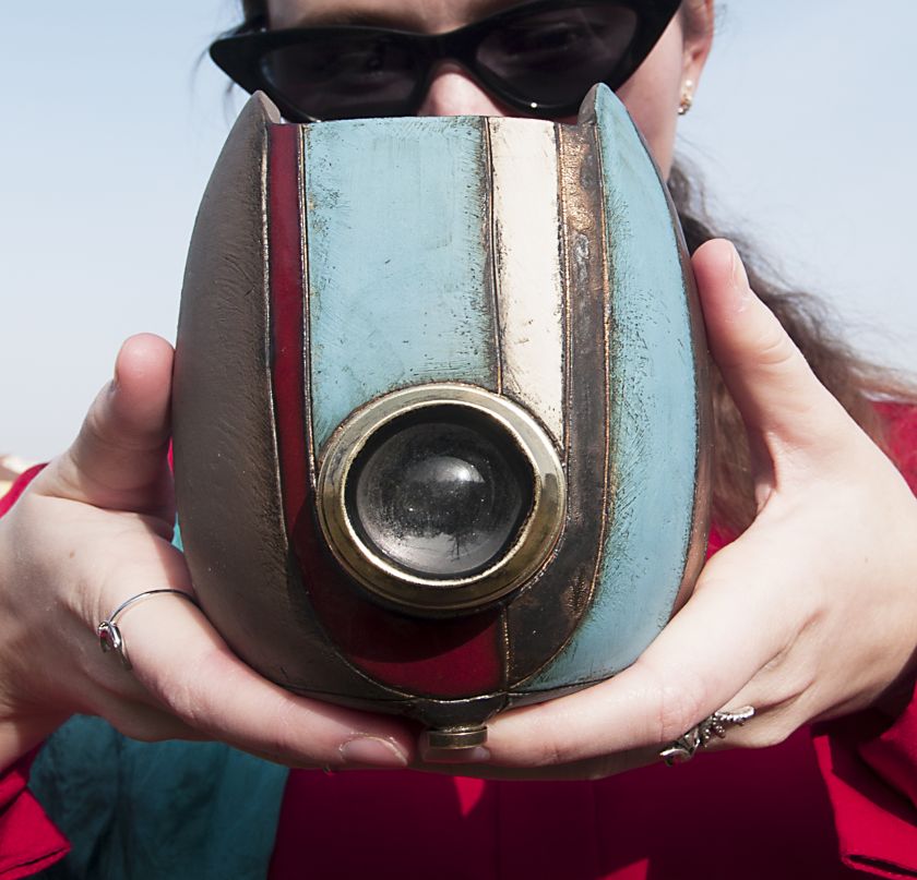 Keramický fotoaparát se starožitnými detaily