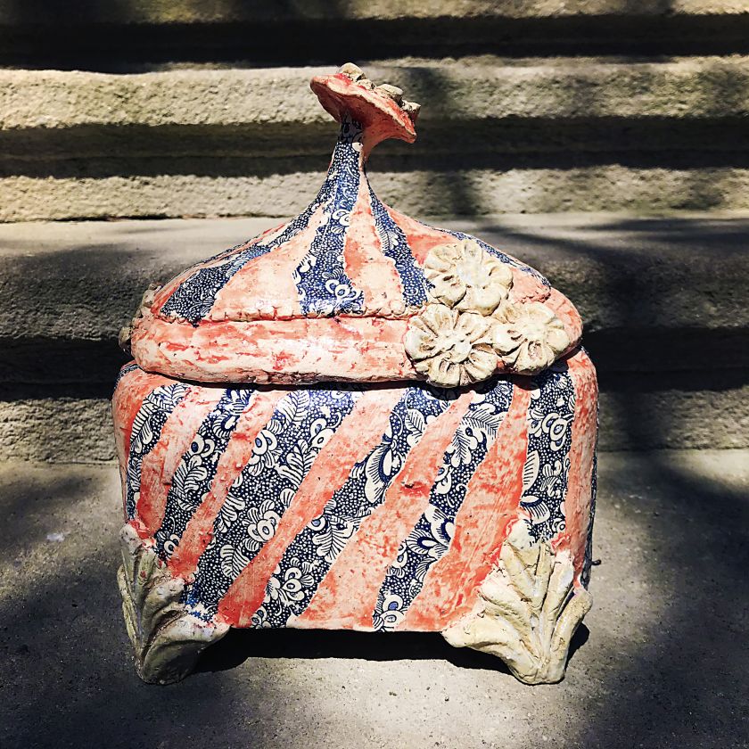 Ceramic decorative box