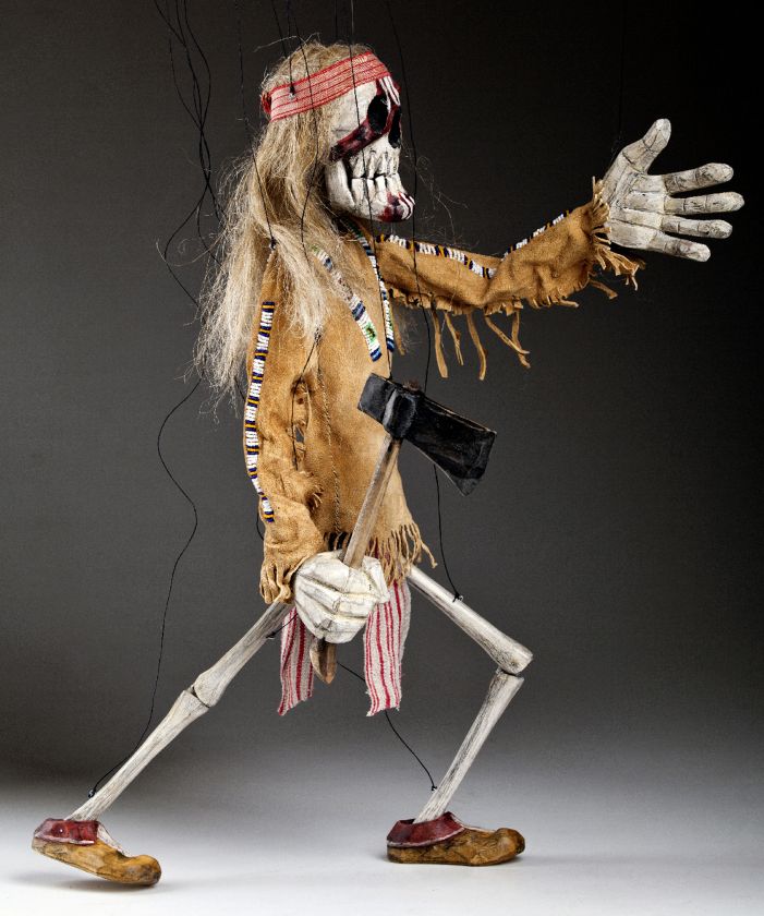 Wooden statue - Sitting Bull