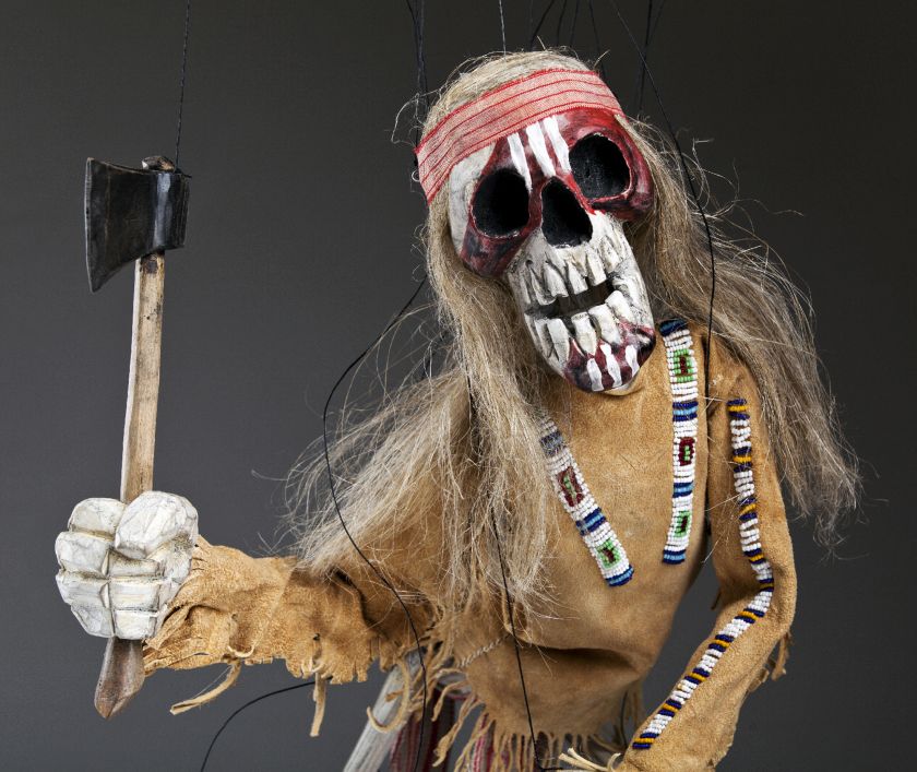 Wooden statue - Sitting Bull