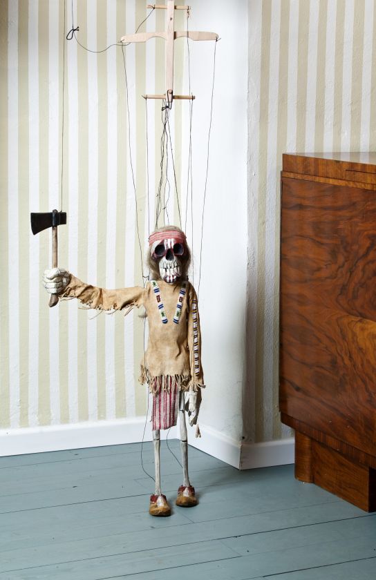 Wooden statue - Sitting Bull