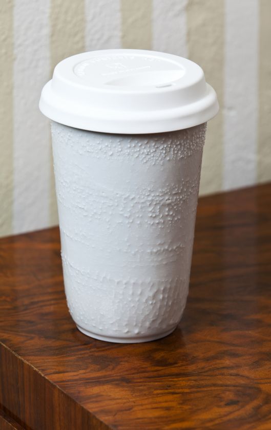 Porcelánový termohrnek s víčkem - Světla města