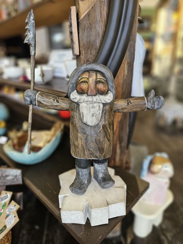 Holzstatue - Titan Tornasuk