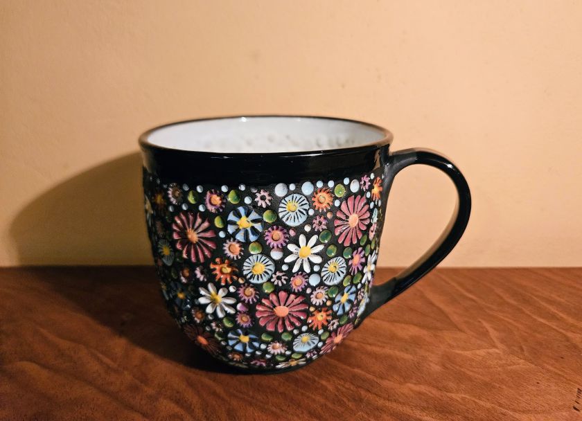 Colorful meadow 0.4l - Embossed ceramic mug