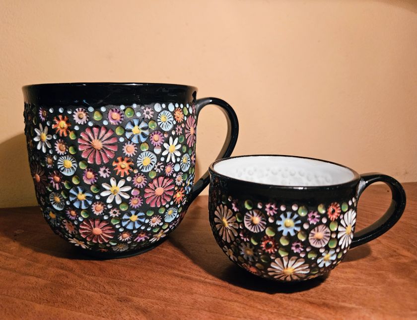 Colorful meadow 0.4l - Embossed ceramic mug