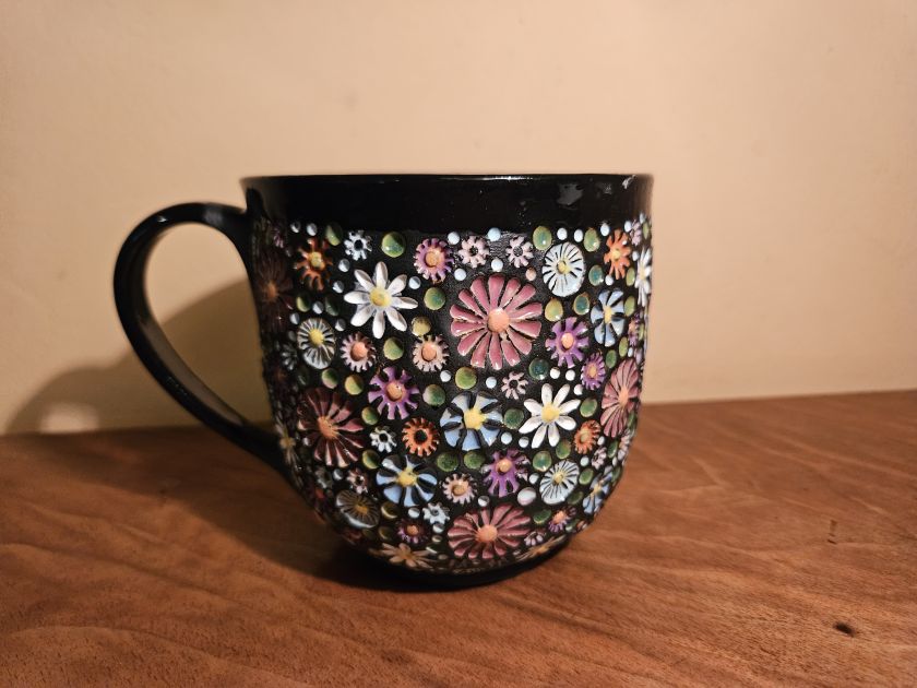 Colorful meadow 0.4l - Embossed ceramic mug