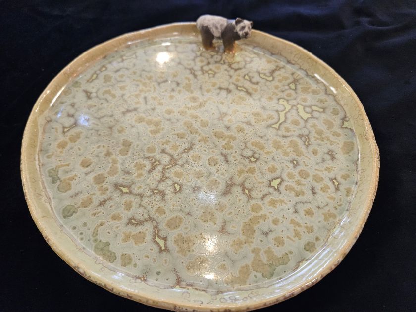 Ceramic plate with animal - flat