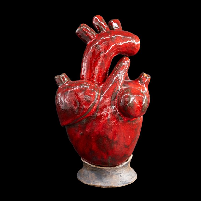 Ceramic love - Anatomical heart statue
