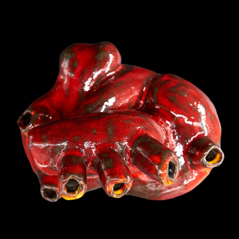 Ceramic love - Anatomical heart statue