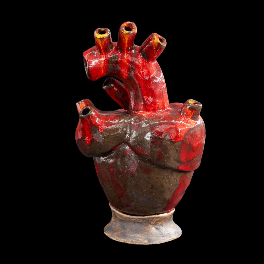 Ceramic love - Anatomical heart statue