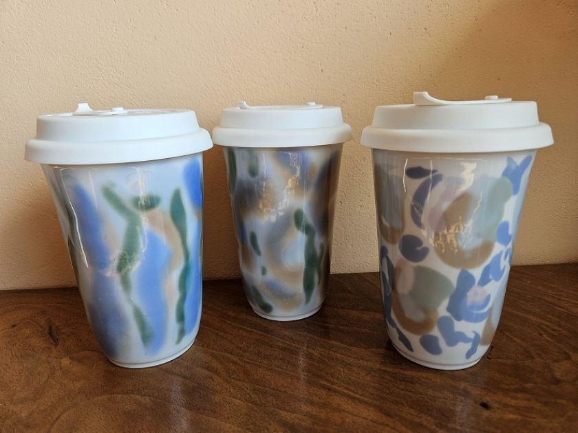 Porcelain insulated mug with lid - Abstract