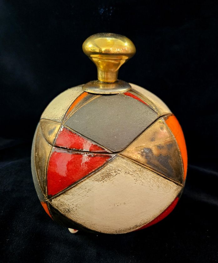 Sugar bowl
