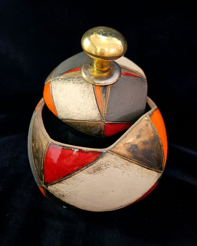Sugar bowl