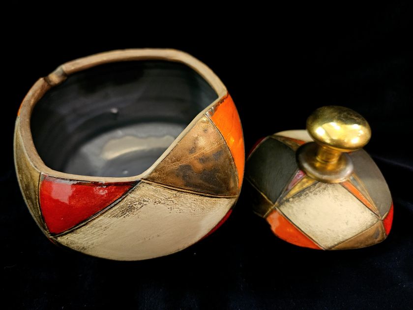 Sugar bowl