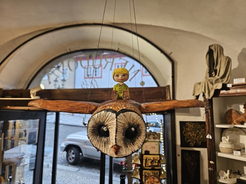 Handgeschnitzte Eule