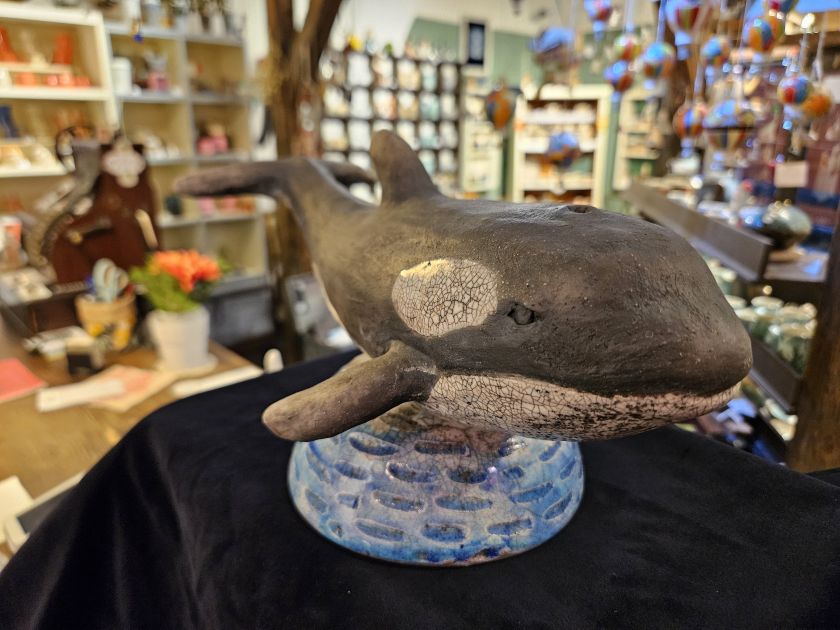 Keramická socha - kosatka