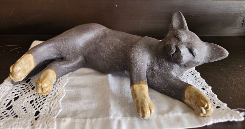 Handmade ceramic - Cat statue
