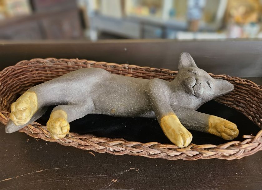 Handmade ceramic - Cat statue