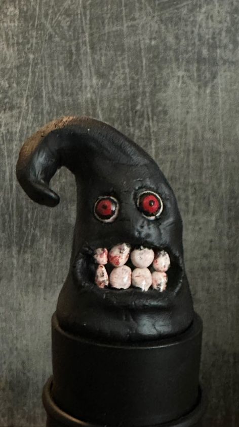 Handgemachtes Monster - Mormo