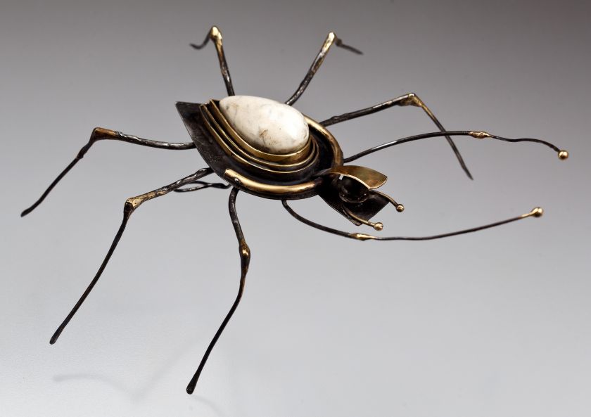 Spider with semi-precious stone