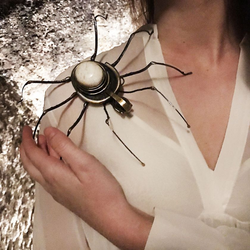 Spider with semi-precious stone