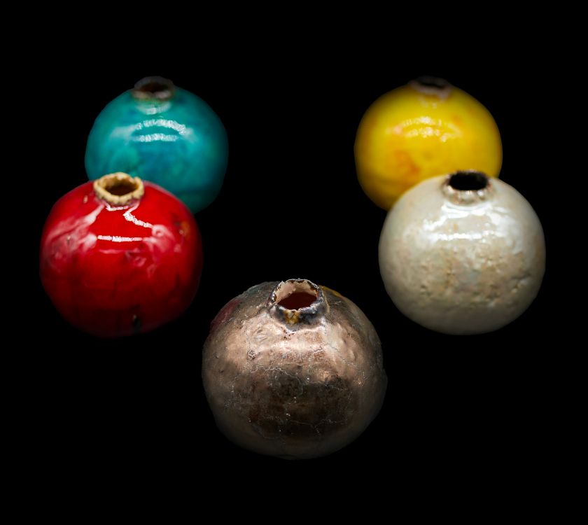 Precious things - Spherical vase