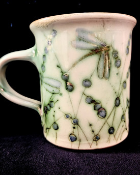 Handgefertigte bemalte Tasse