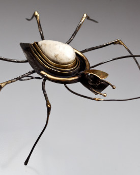 Spider with semi-precious stone