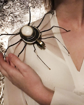 Spider with semi-precious stone