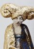 foto: Keramikstatue der Goldenen Dame