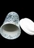 foto: Porcelánový termohrnek s víčkem - Modré puntíky