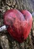 foto: Srdce a šíp - ručně vyřezávaná dřevěná dekorace