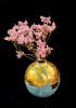 foto: Spherical vase with gold