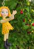 foto: Little girl in yellow- puppet