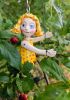 foto: Little girl in yellow- puppet